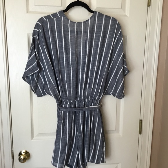 Kori Gray & White Striped Romper - M - Picture 2 of 6